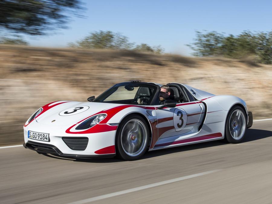  Porsche 918 Spyder Weissach Package 2014 года  (фото 5 из 18)